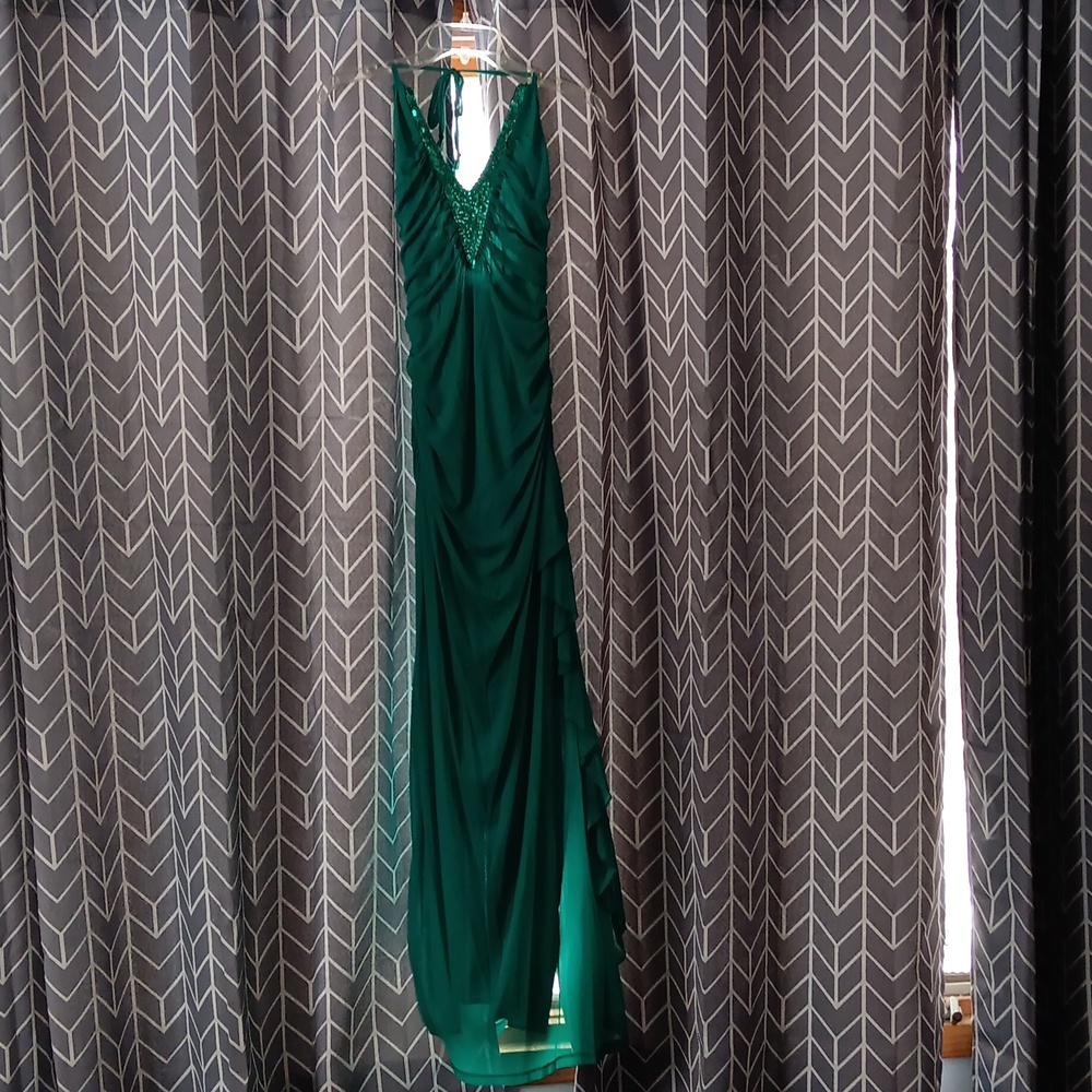 Green chiffon halter style prom dress